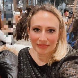 Meet your Posher, Dania